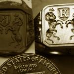 gold signet ring