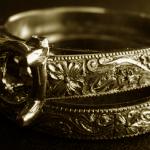 Hand engraving by Alex Pugachevskiy: set of wedding ring and engagement ring